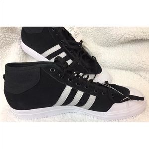 Adidas skateboarding size 13 mid black white NWT